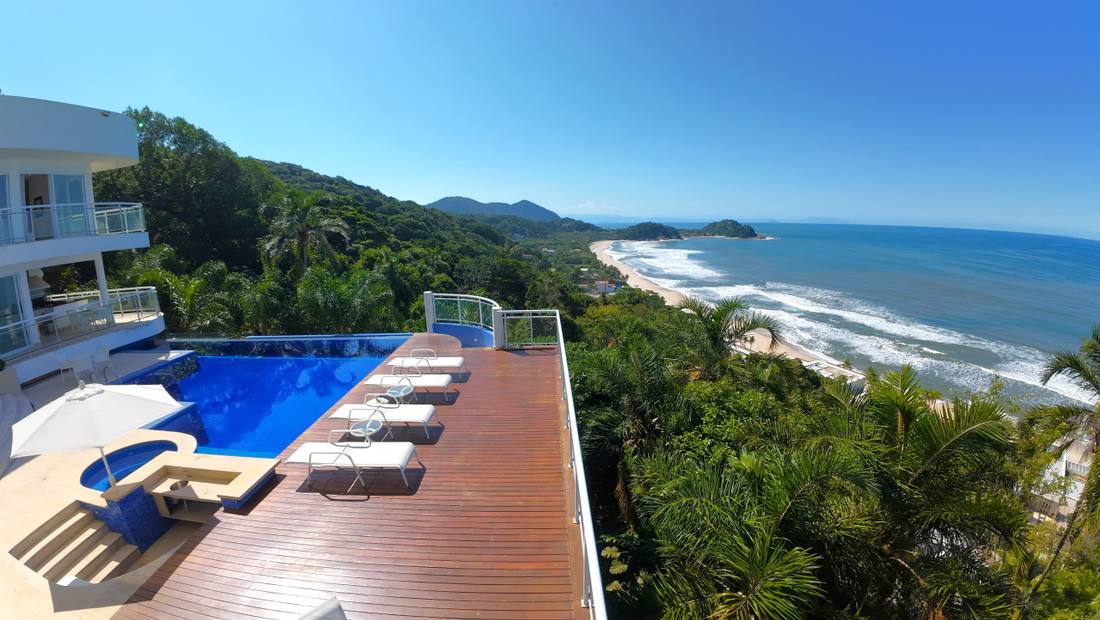 Casa no Condomínio Tijucopava Guarujá — Villa 201