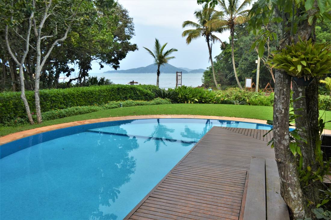 Casa no Condomínio Iporanga Guarujá — Villa 490