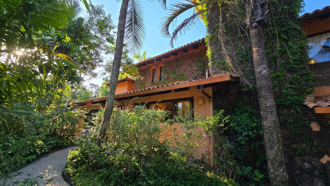 Casa no Condomínio Iporanga Guarujá — Villa 498