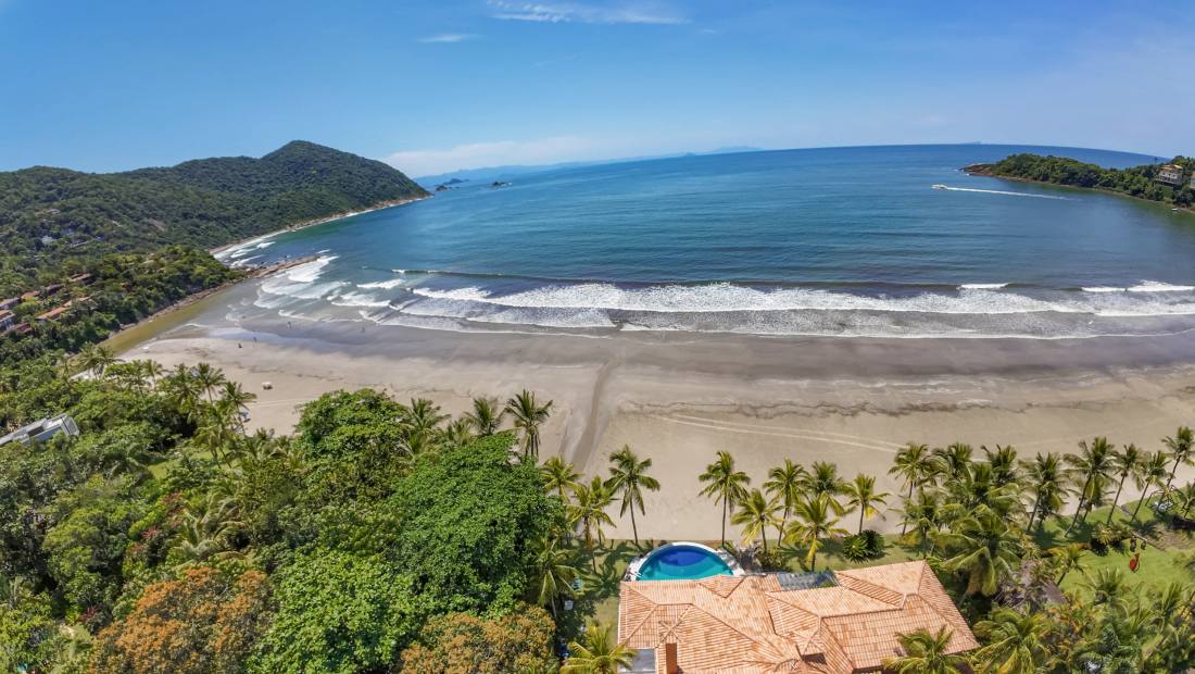 Casa no Condomínio Iporanga Guarujá — Villa 498