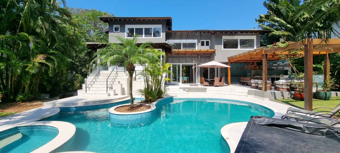 Casa no Condomínio Iporanga Guarujá — Villa 434