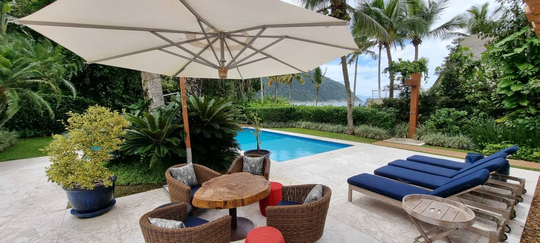 Imóvel no Condomínio Iporanga Guarujá — Villa 402