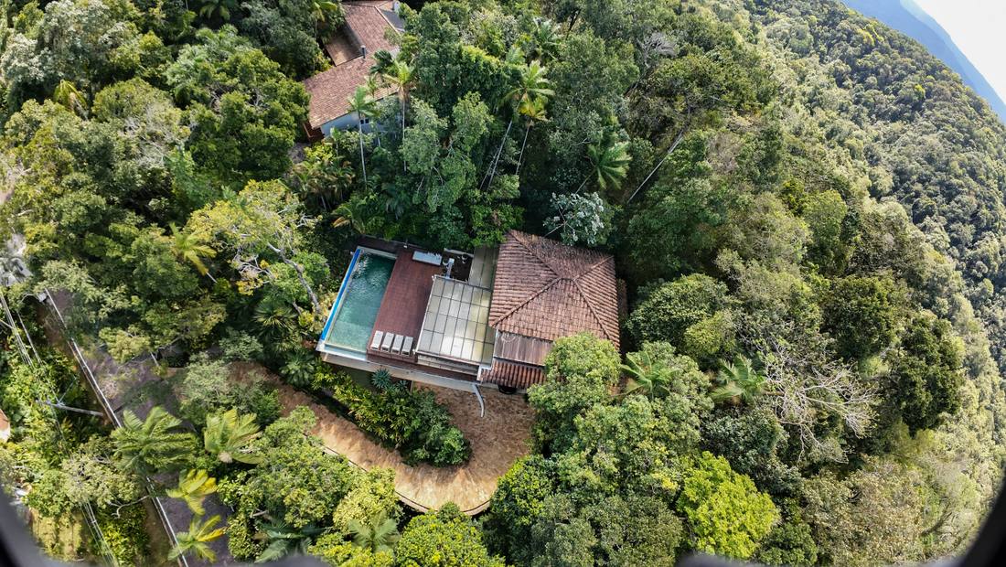 Casa no Condomínio São Pedro Guarujá — Villa 140