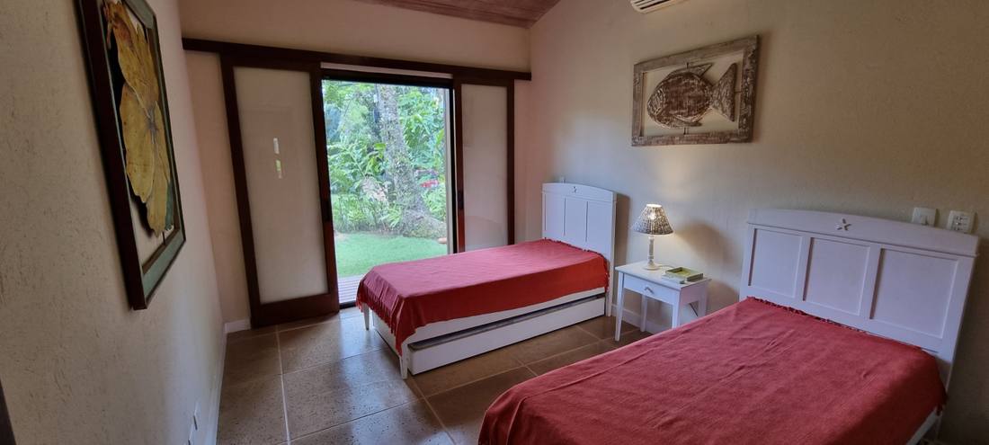 Casa no Condomínio Iporanga Guarujá — Villa 425