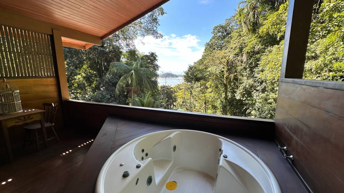 Casa no Condomínio Tijucopava Guarujá — Villa 207