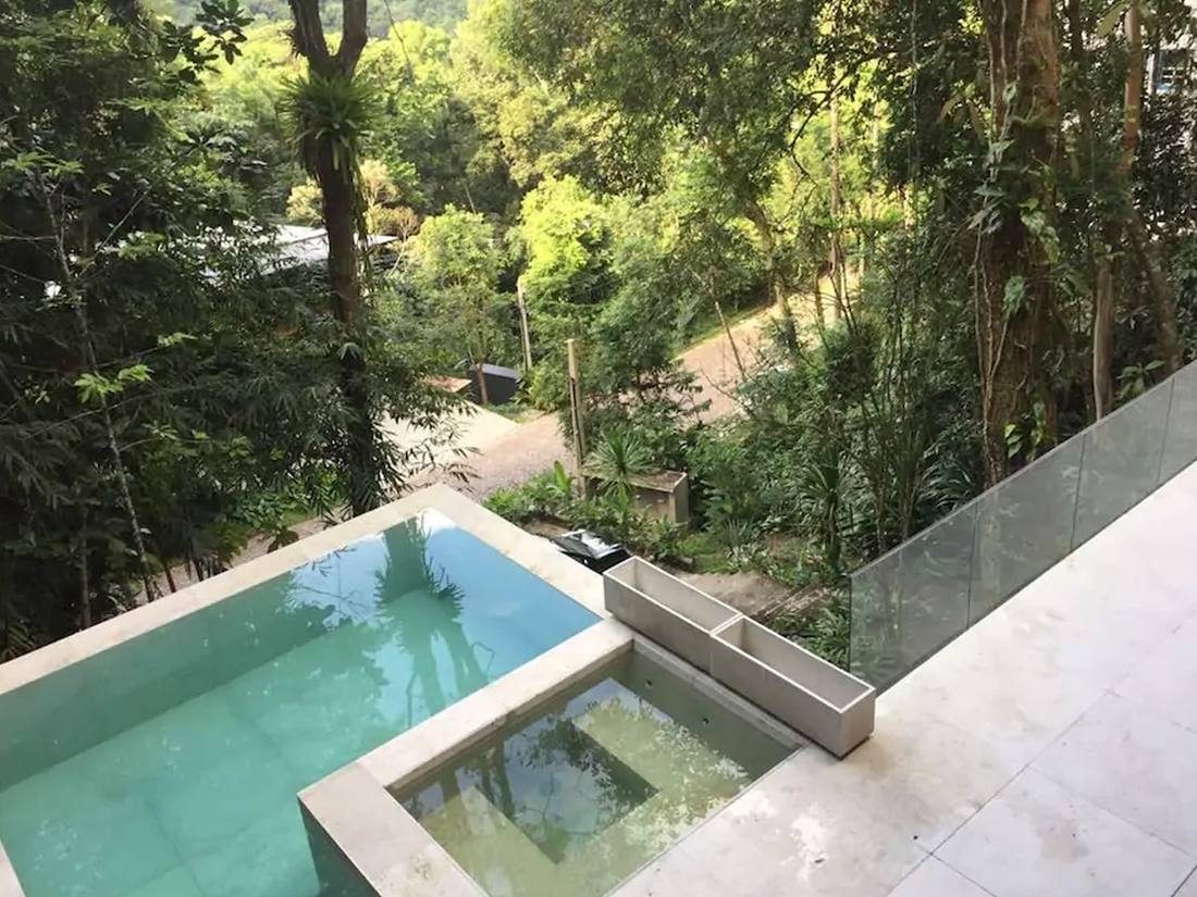 Casa no Condomínio São Pedro Guarujá — Villa 172