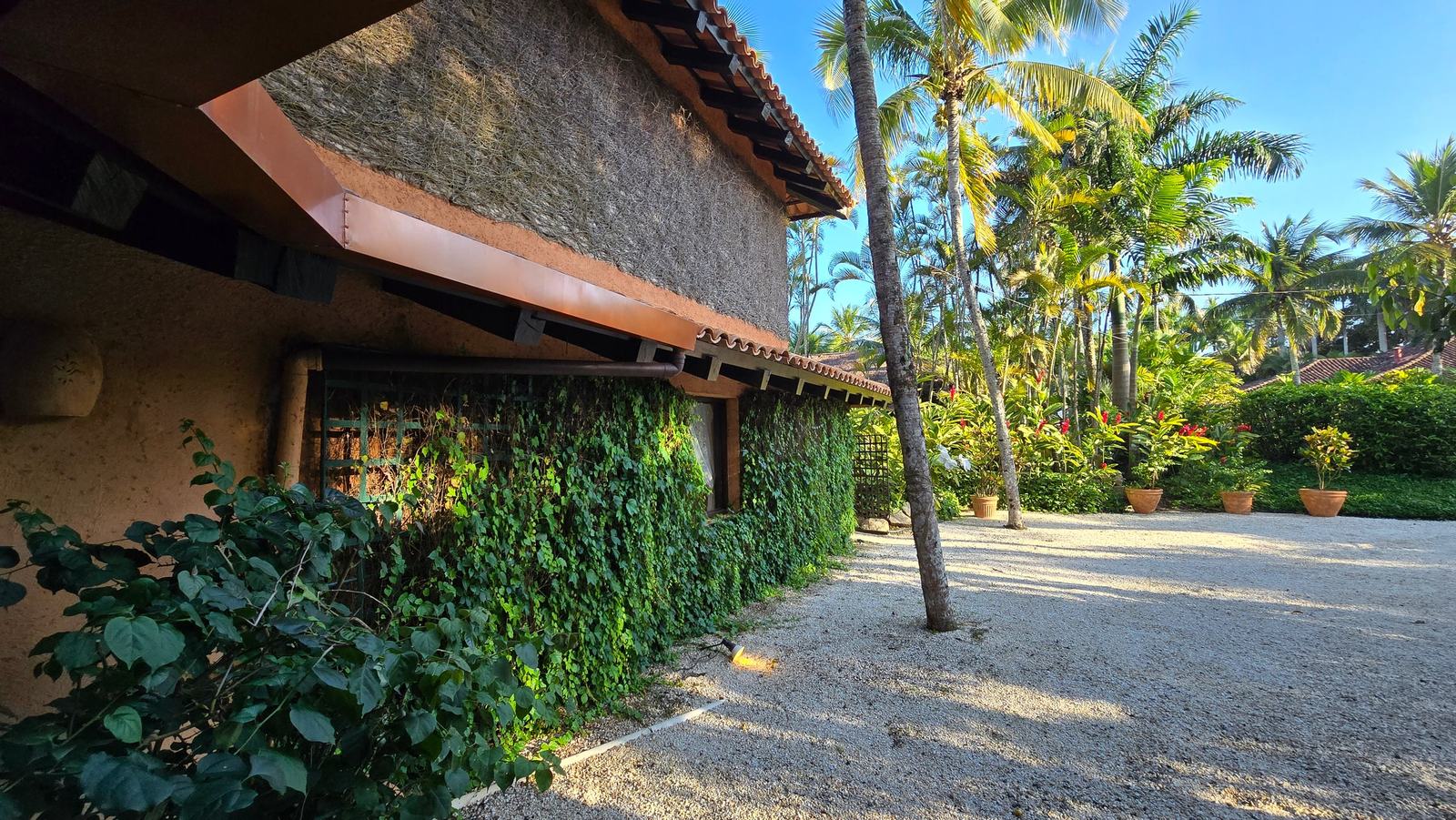 Área externa 5 — Iporanga, Guarujá, para locação, Casa