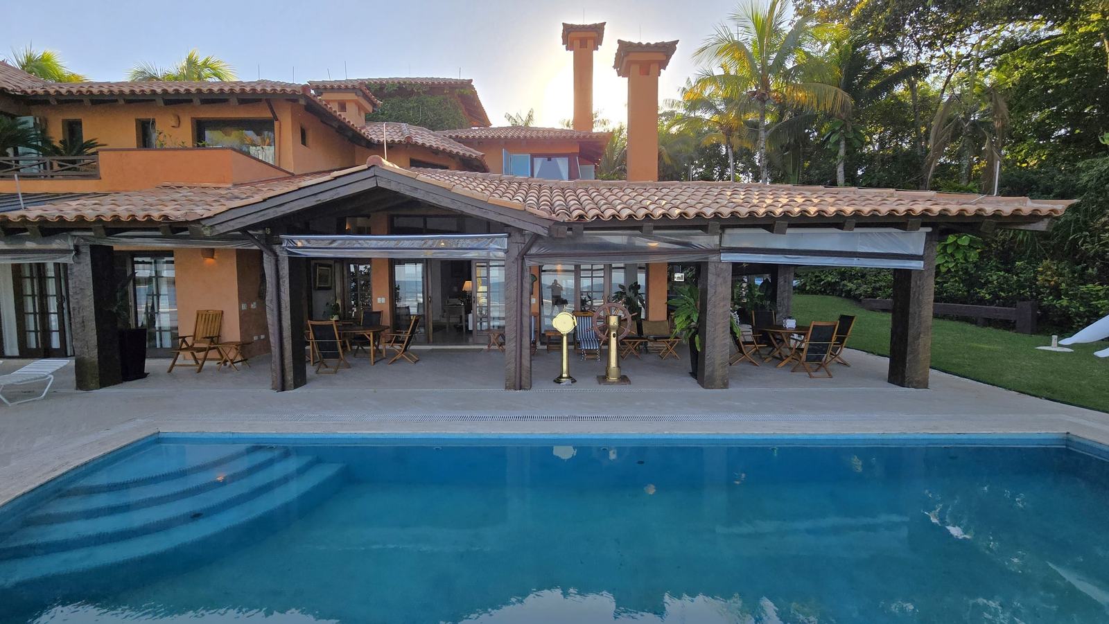 Área externa 15 — Iporanga, Guarujá, para locação, Casa