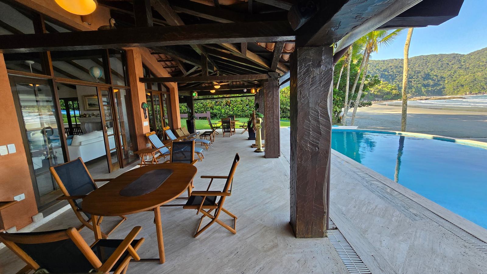 Área externa 28 — Iporanga, Guarujá, para locação, Casa