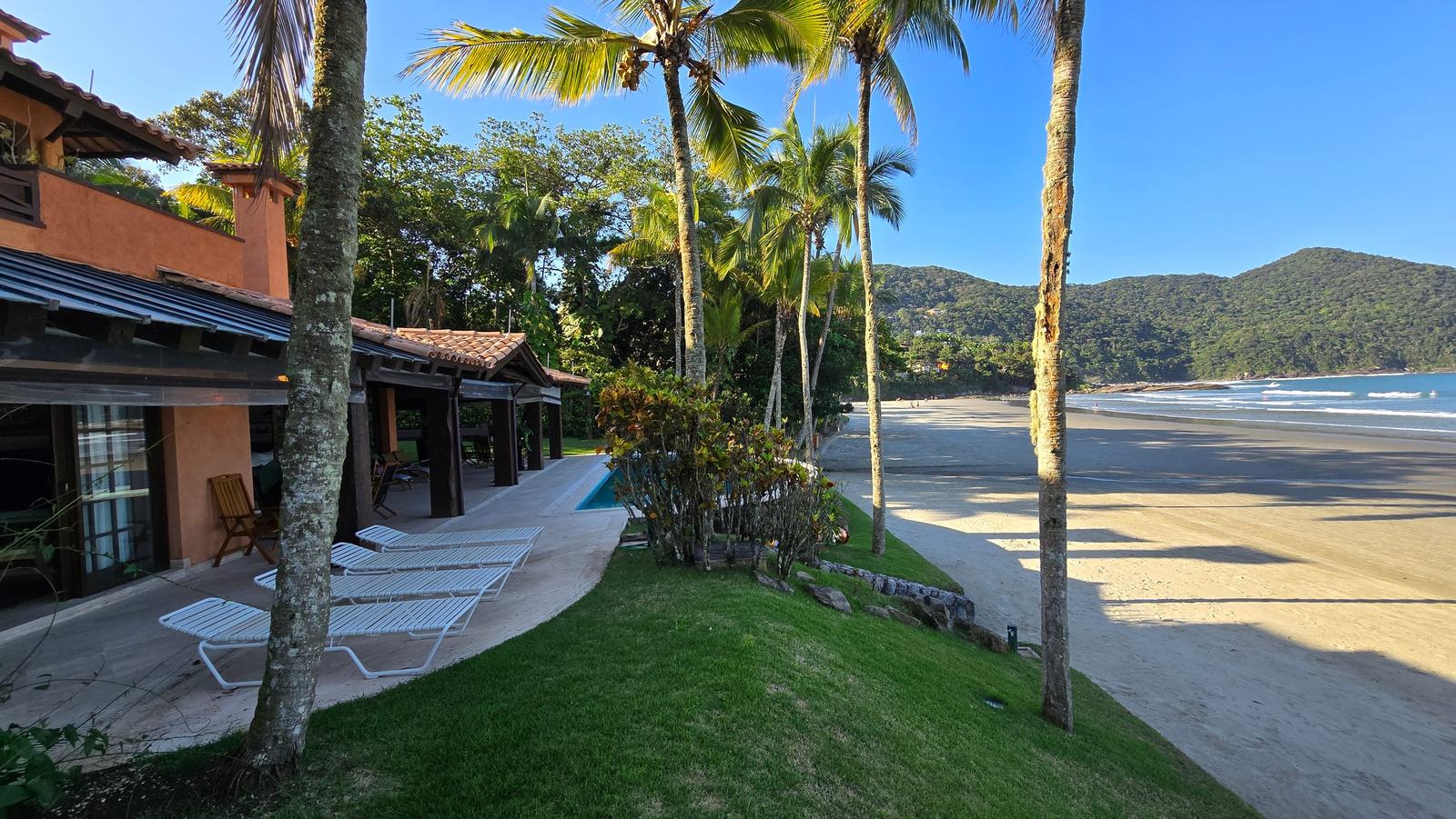 Área externa 31 — Iporanga, Guarujá, para locação, Casa
