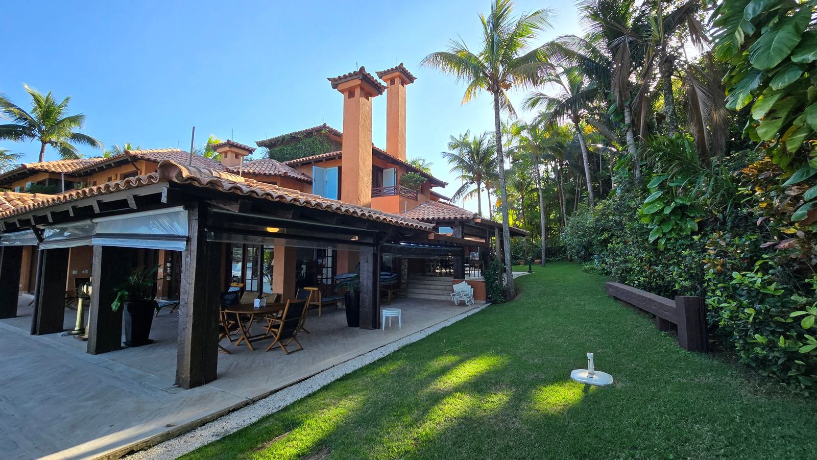 Área externa 18 — Iporanga, Guarujá, para locação, Casa