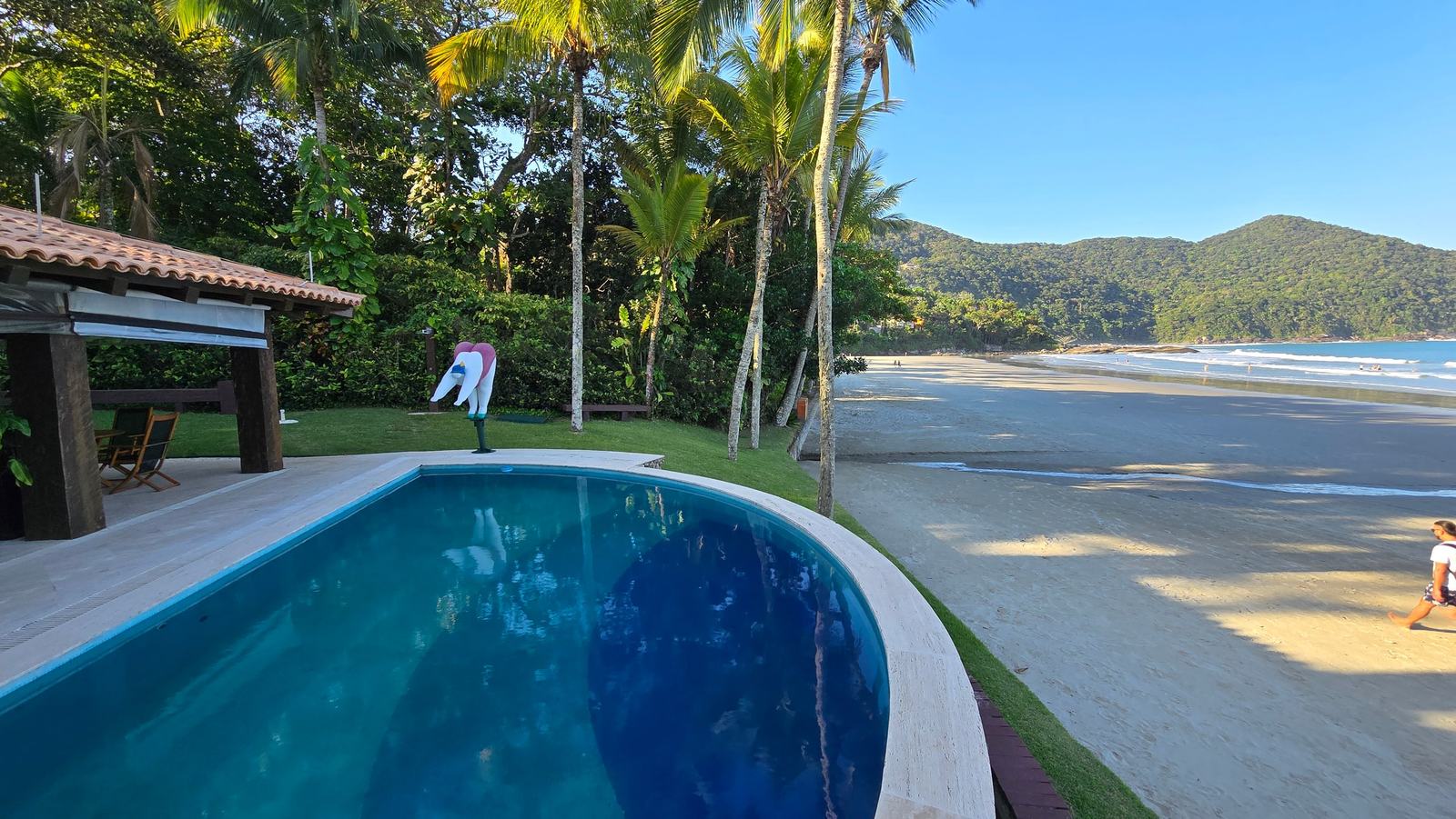 Área externa 33 — Iporanga, Guarujá, para locação, Casa