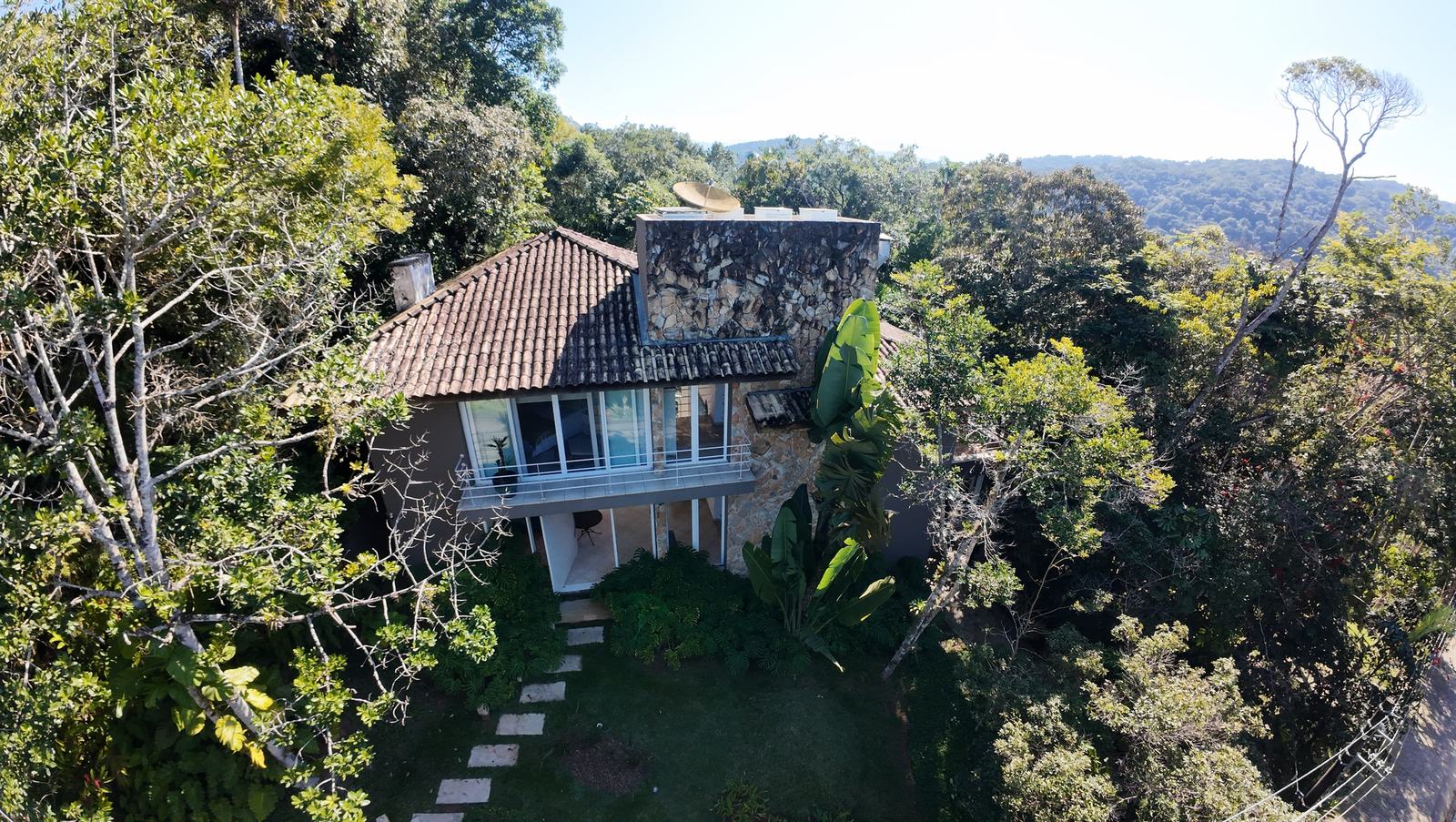 Vista aérea 2 — Iporanga, Guarujá, à venda e para locação, Casa