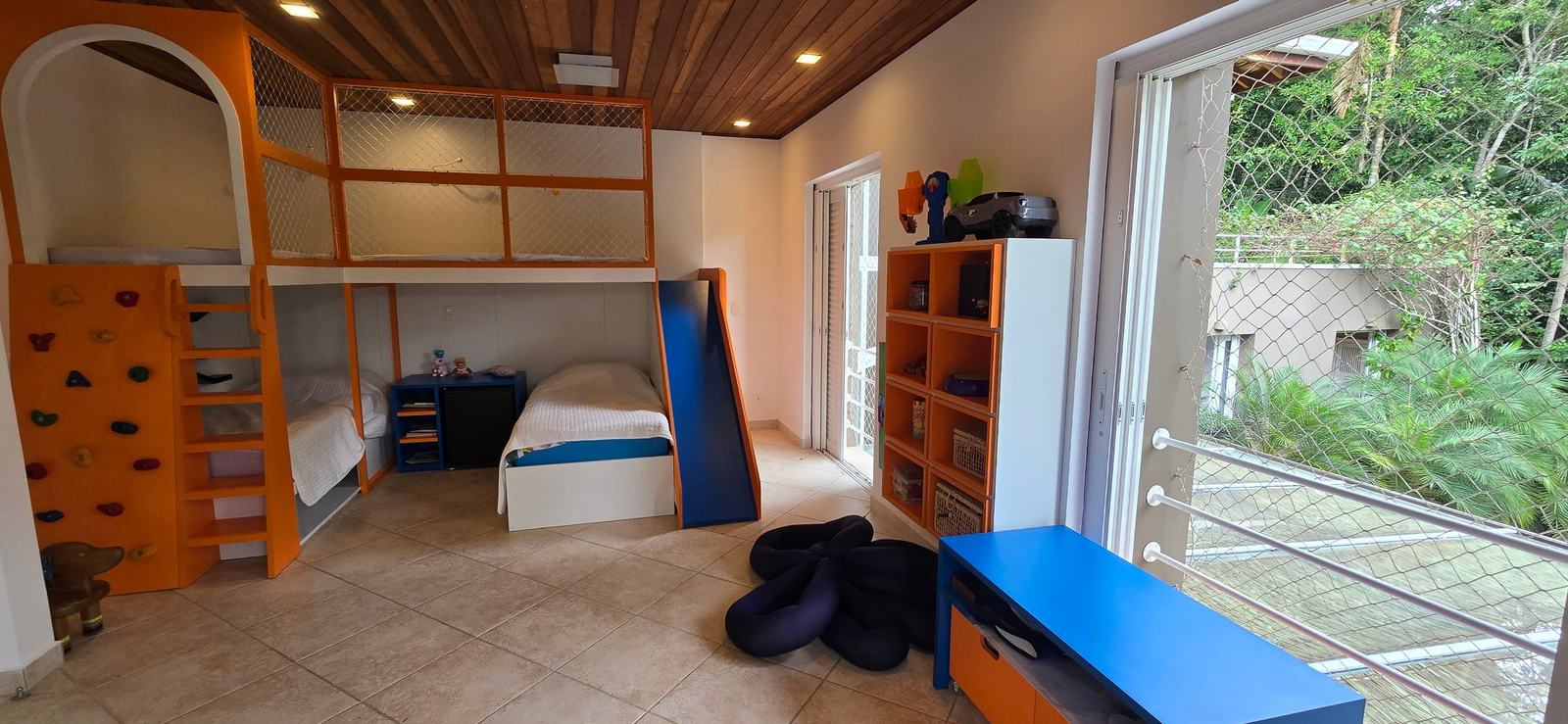 Suíte 11 — Iporanga, Guarujá, à venda e para locação, Casa