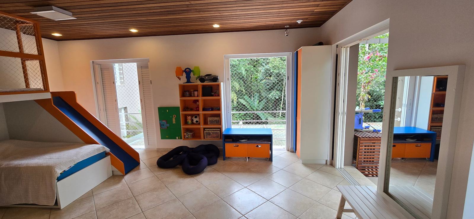 Suíte 10 — Iporanga, Guarujá, à venda e para locação, Casa