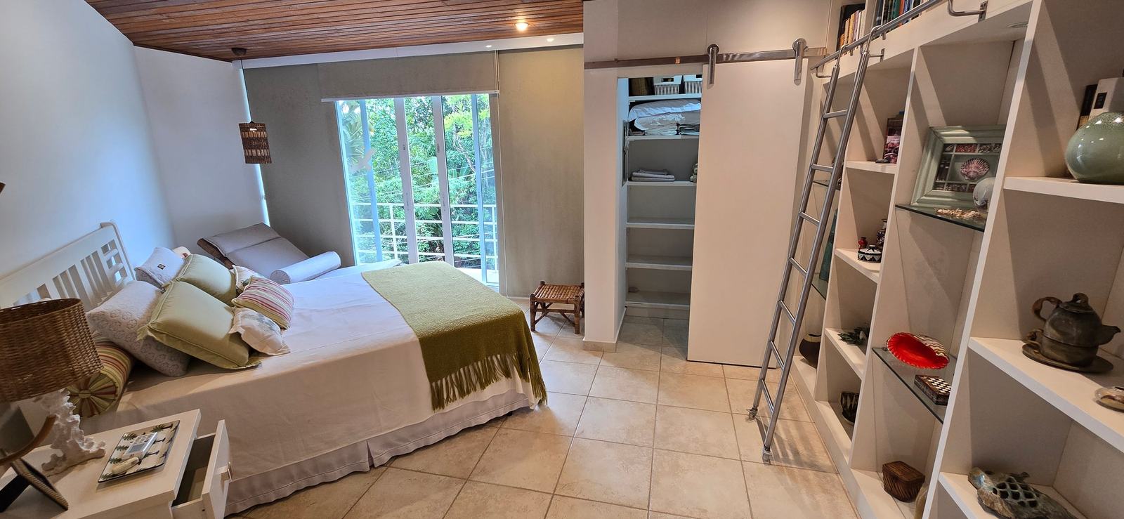 Suíte 6 — Iporanga, Guarujá, à venda e para locação, Casa