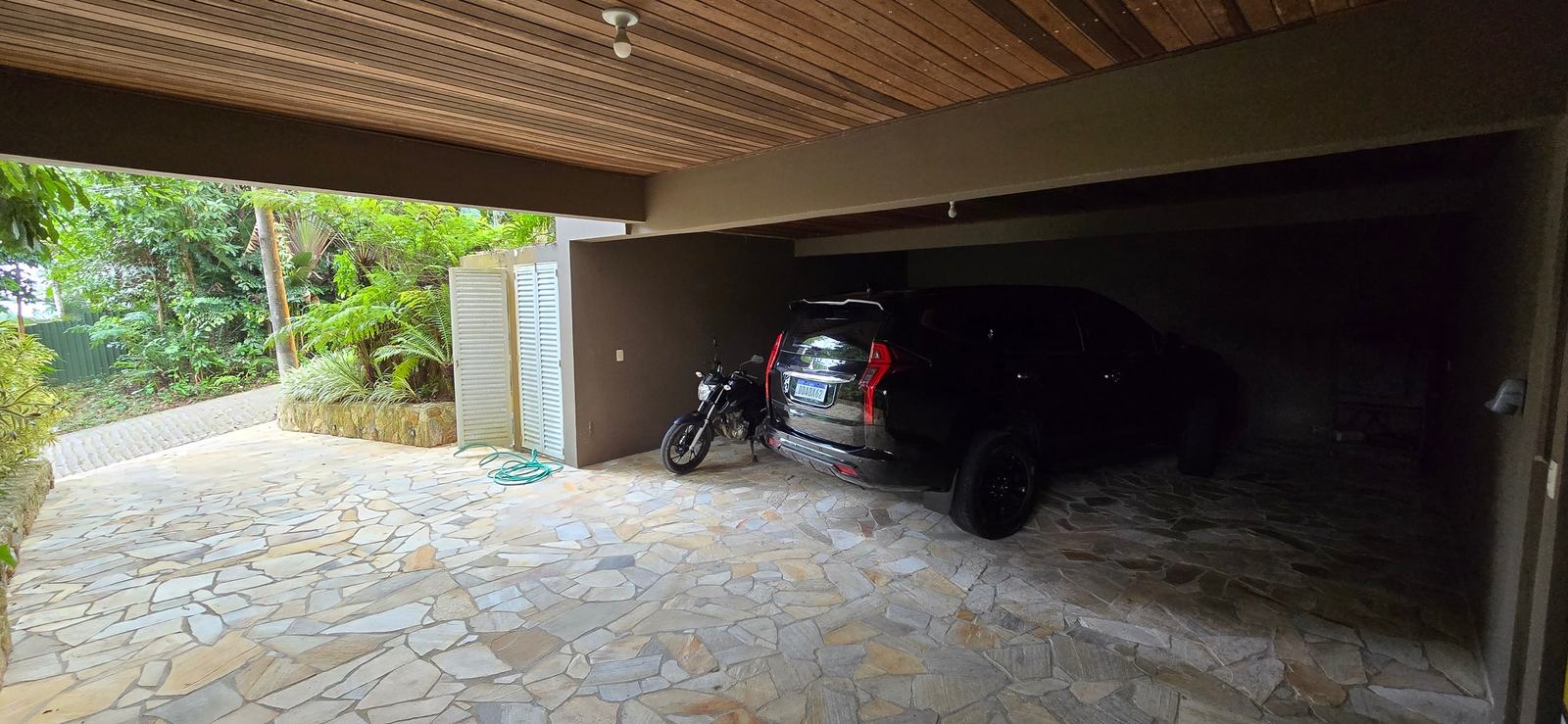 Área de serviço — Iporanga, Guarujá, à venda e para locação, Casa