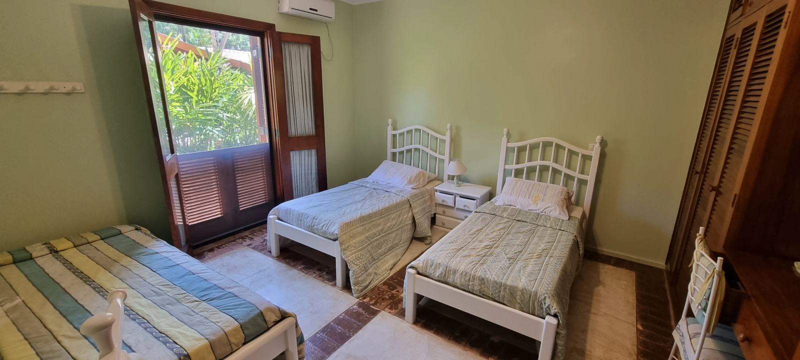 Suíte 1 — Iporanga, Guarujá, para locação, Casa