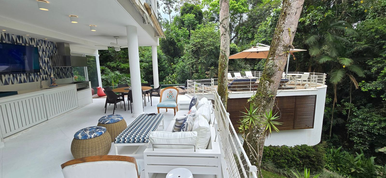 Área externa 24 — Iporanga, Guarujá, à venda e para locação, Casa