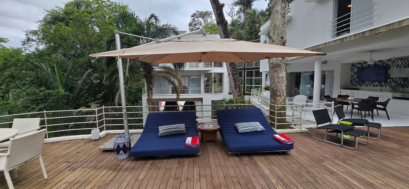 Área externa 9 — Iporanga, Guarujá, à venda e para locação, Casa