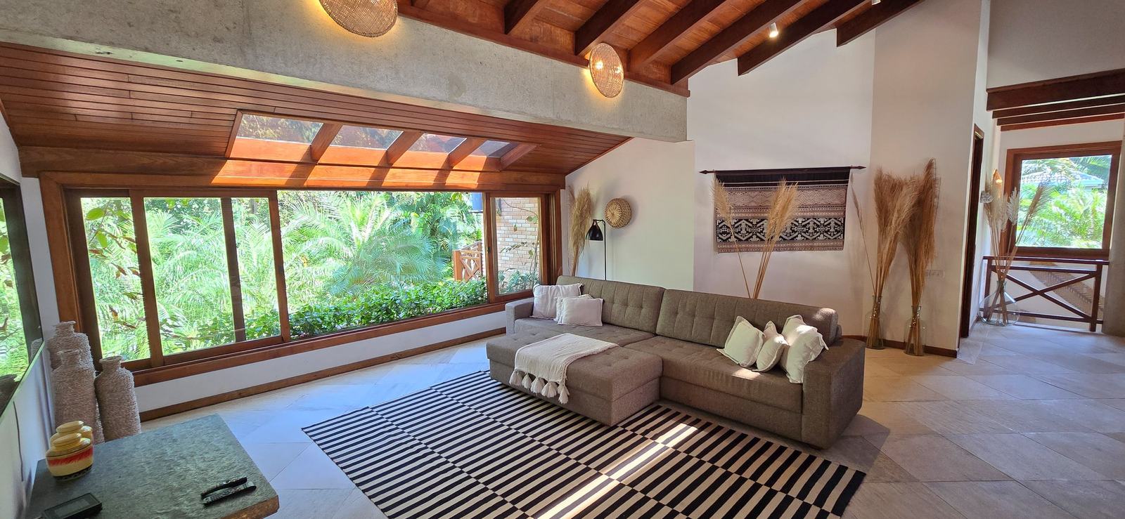 Ambiente interno 1 — Iporanga, Guarujá, para locação, Casa