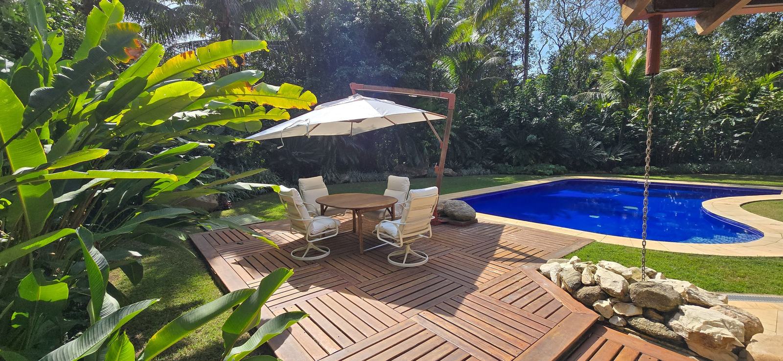 Área externa 24 — Iporanga, Guarujá, para locação, Casa
