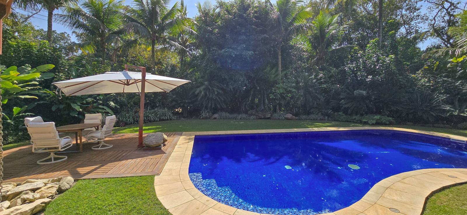 Área externa 21 — Iporanga, Guarujá, para locação, Casa
