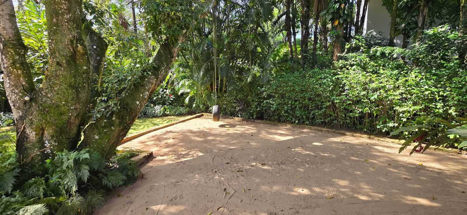 Área externa 14 — Iporanga, Guarujá, para locação, Casa
