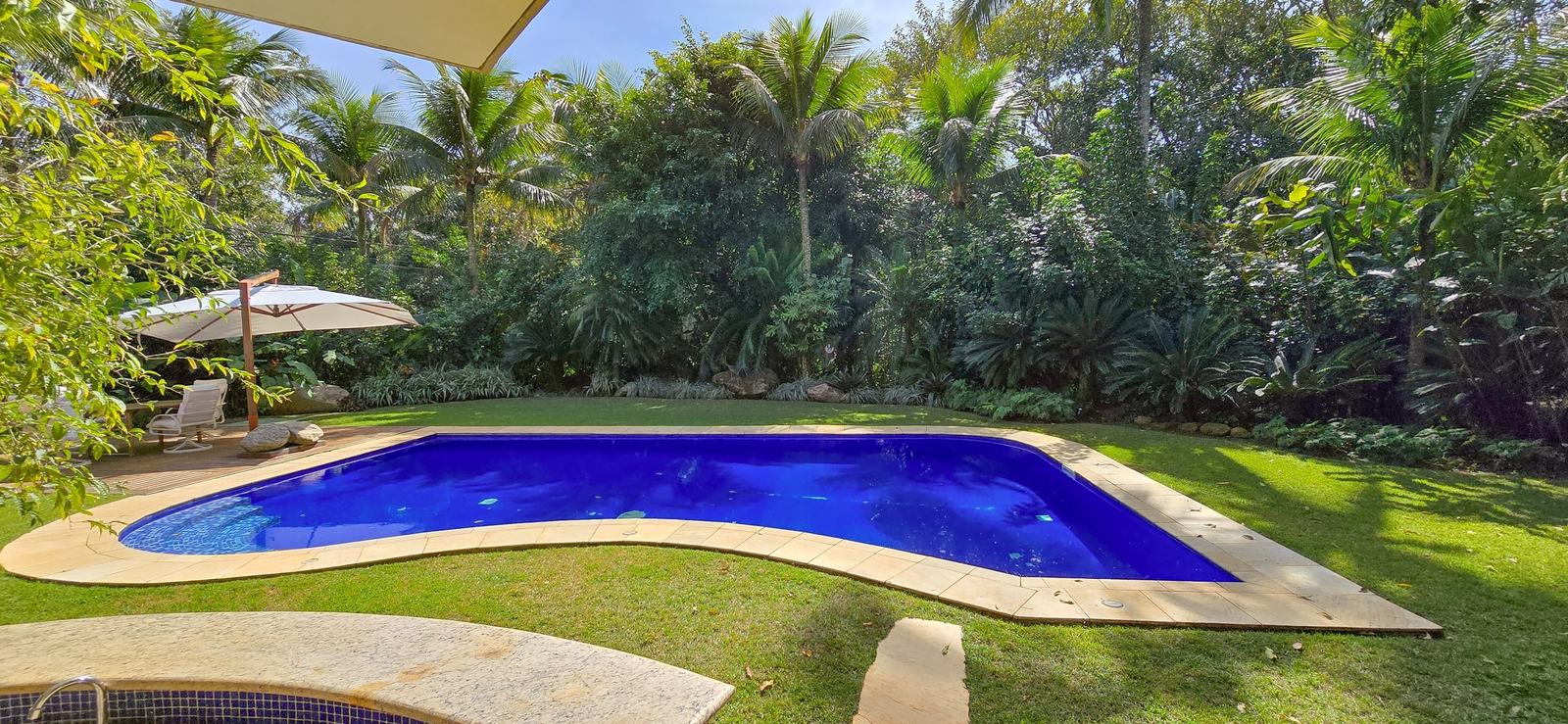 Área externa 13 — Iporanga, Guarujá, para locação, Casa
