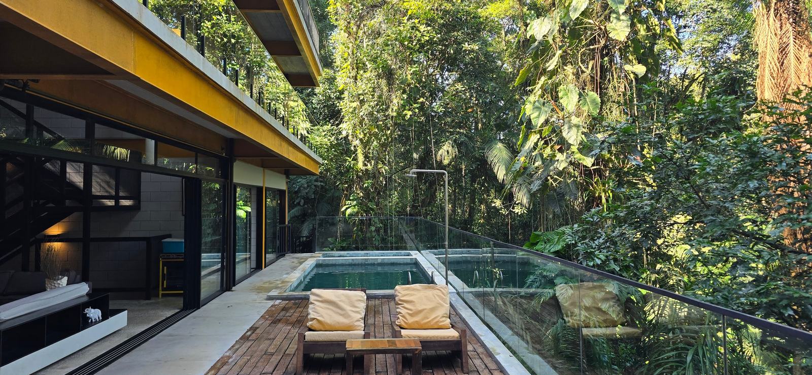 Área externa 12 — Iporanga, Guarujá, para locação, Casa