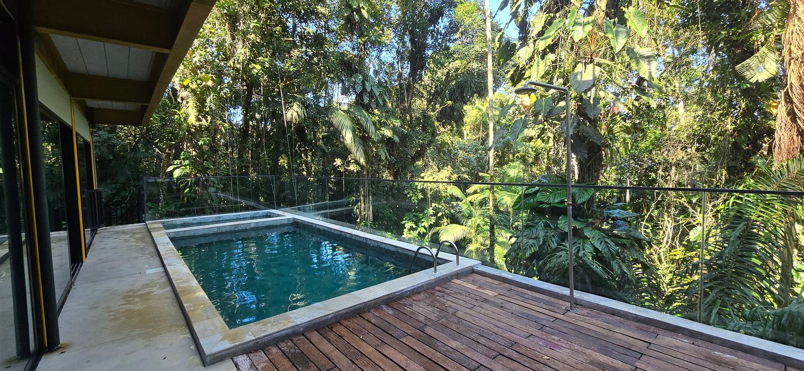 Área externa 17 — Iporanga, Guarujá, para locação, Casa