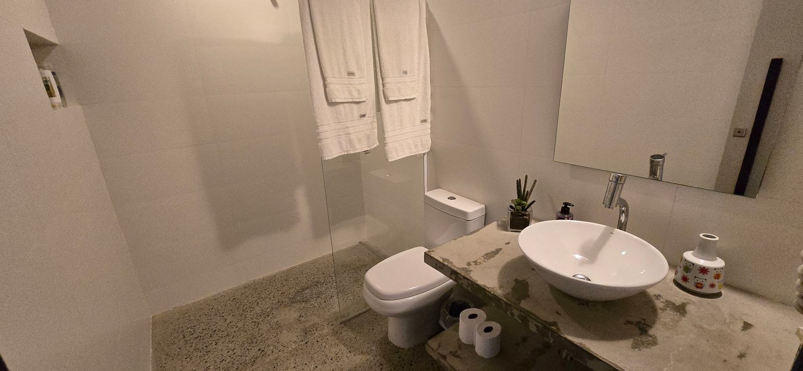 Suíte 9 — Iporanga, Guarujá, para locação, Casa