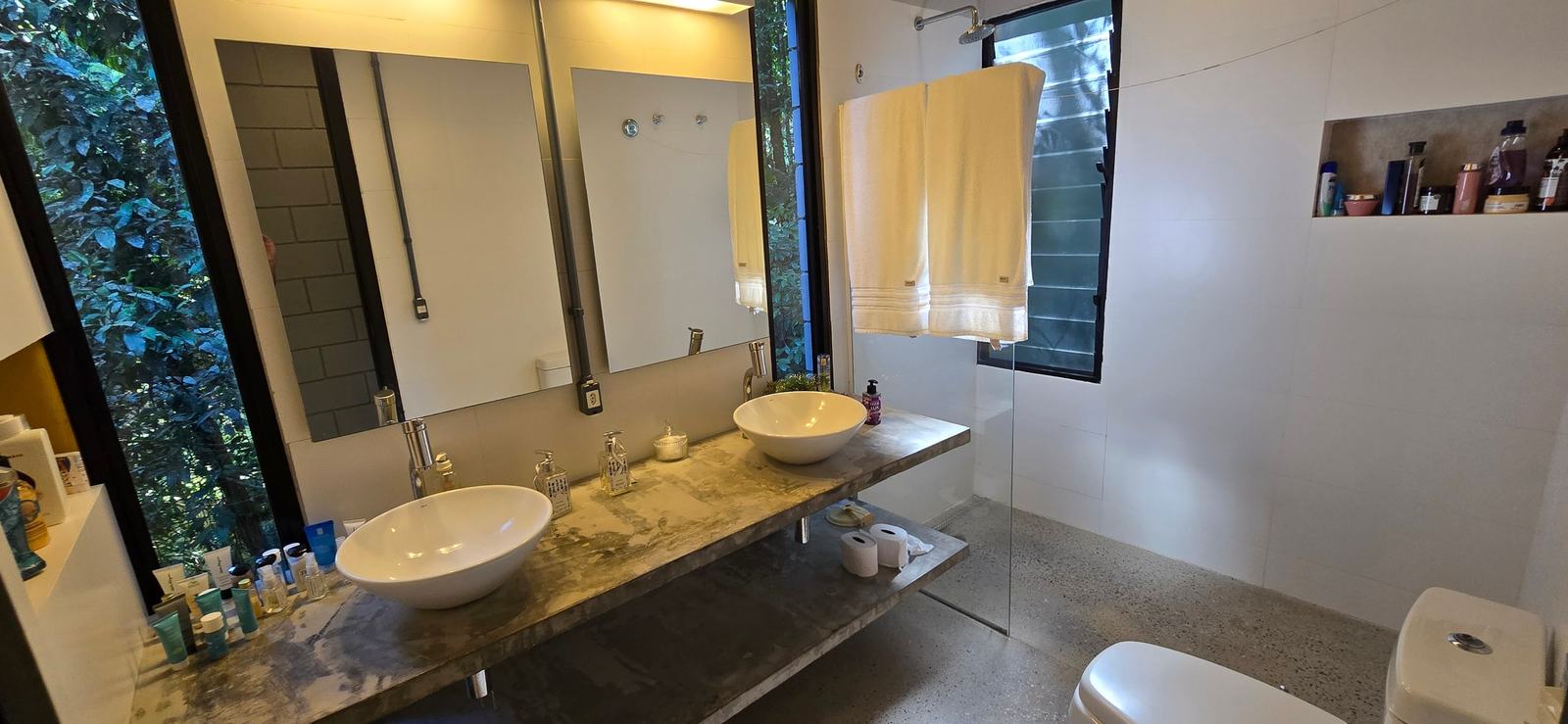 Suíte 10 — Iporanga, Guarujá, para locação, Casa