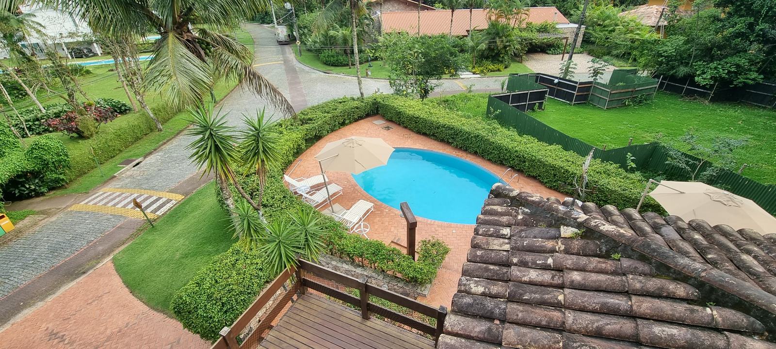 Área externa 4 — Iporanga, Guarujá, à venda e para locação, Casa