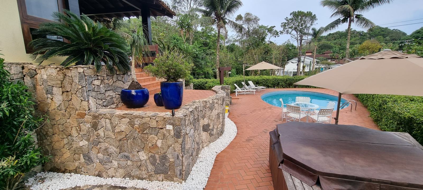 Área externa 10 — Iporanga, Guarujá, à venda e para locação, Casa