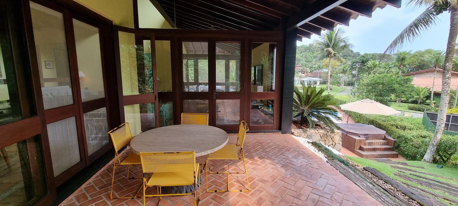 Área externa 18 — Iporanga, Guarujá, à venda e para locação, Casa