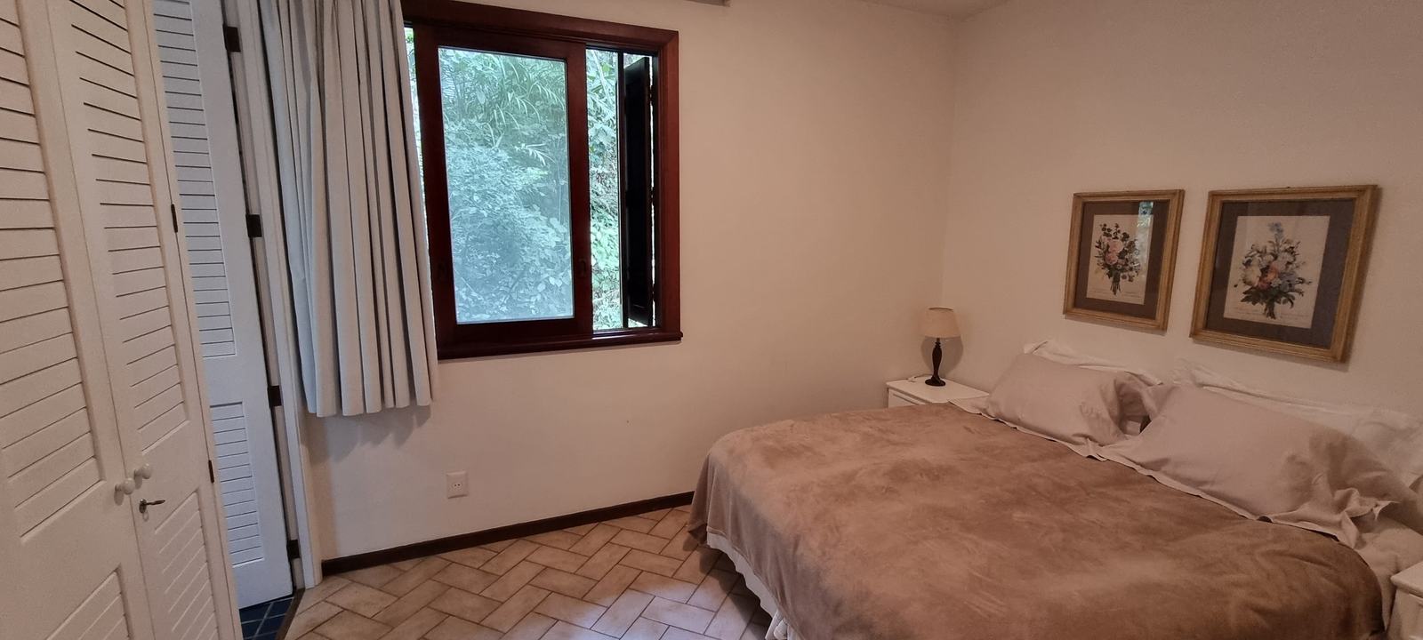 Suíte 13 — Iporanga, Guarujá, à venda e para locação, Casa