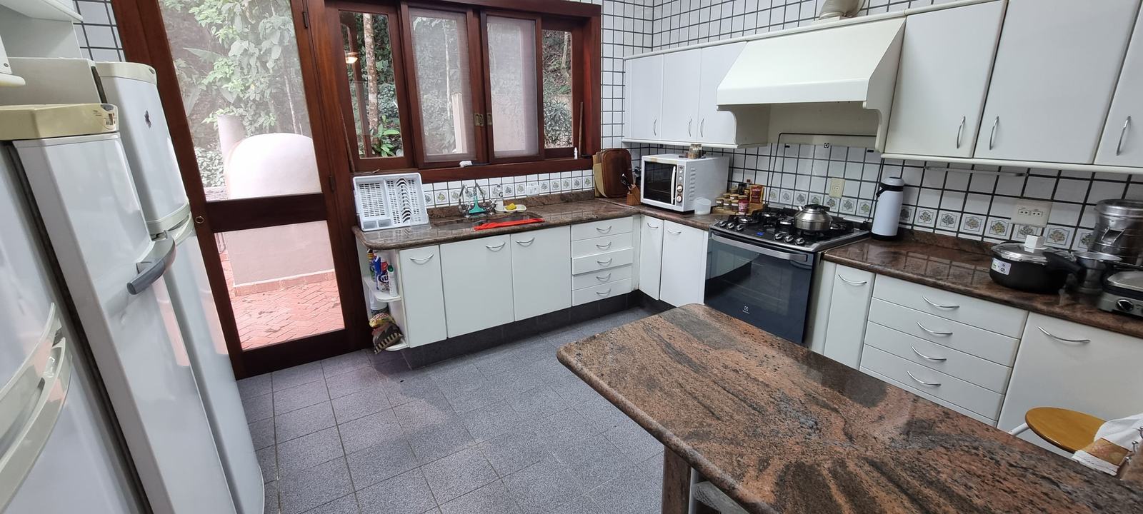 Área de serviço 1 — Iporanga, Guarujá, à venda e para locação, Casa