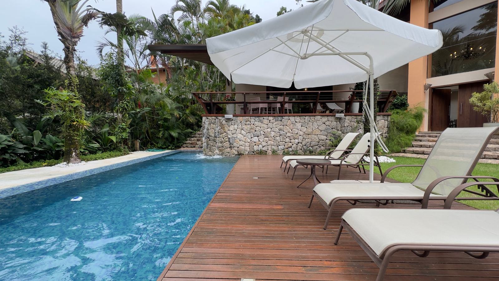 Área externa 5 — Iporanga, Guarujá, à venda, Casa