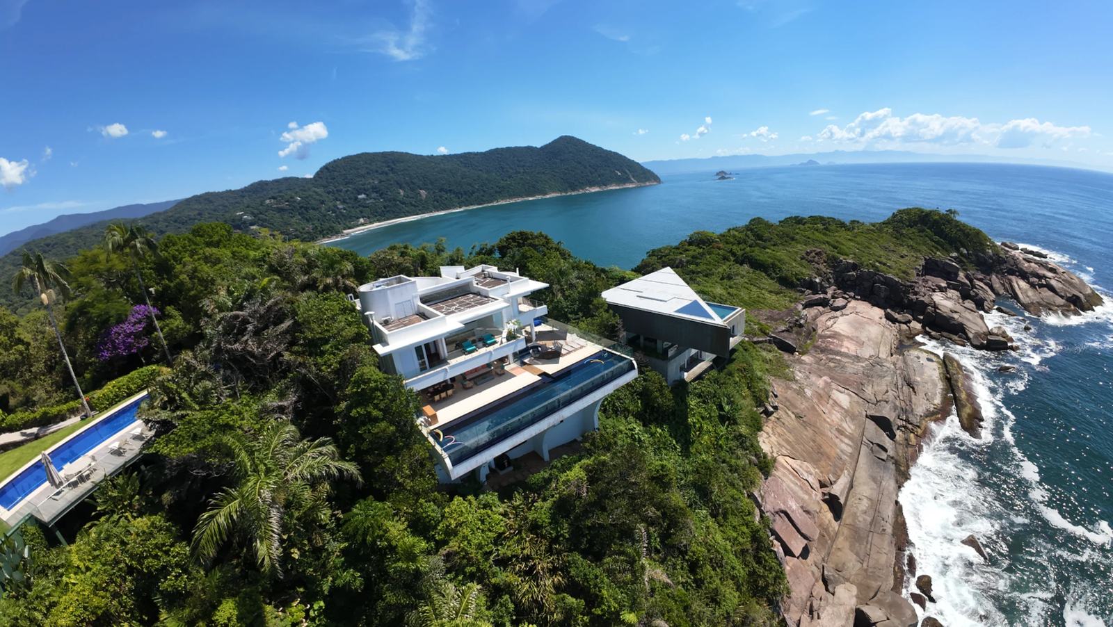 Vista aérea 2 — Iporanga, Guarujá, à venda, Casa