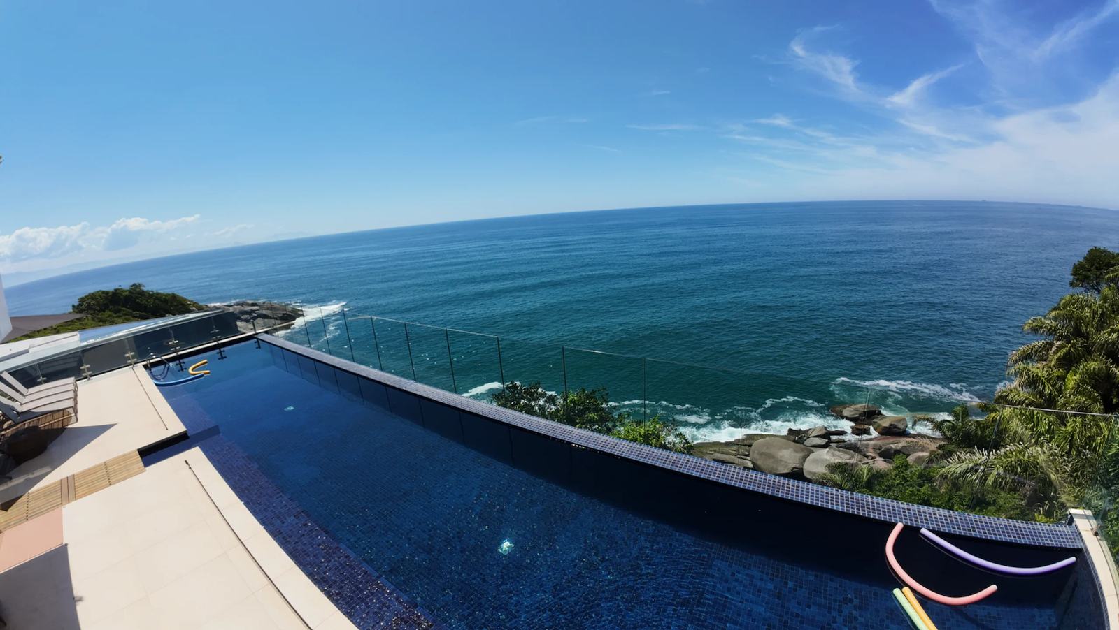 Vista aérea 5 — Iporanga, Guarujá, à venda, Casa