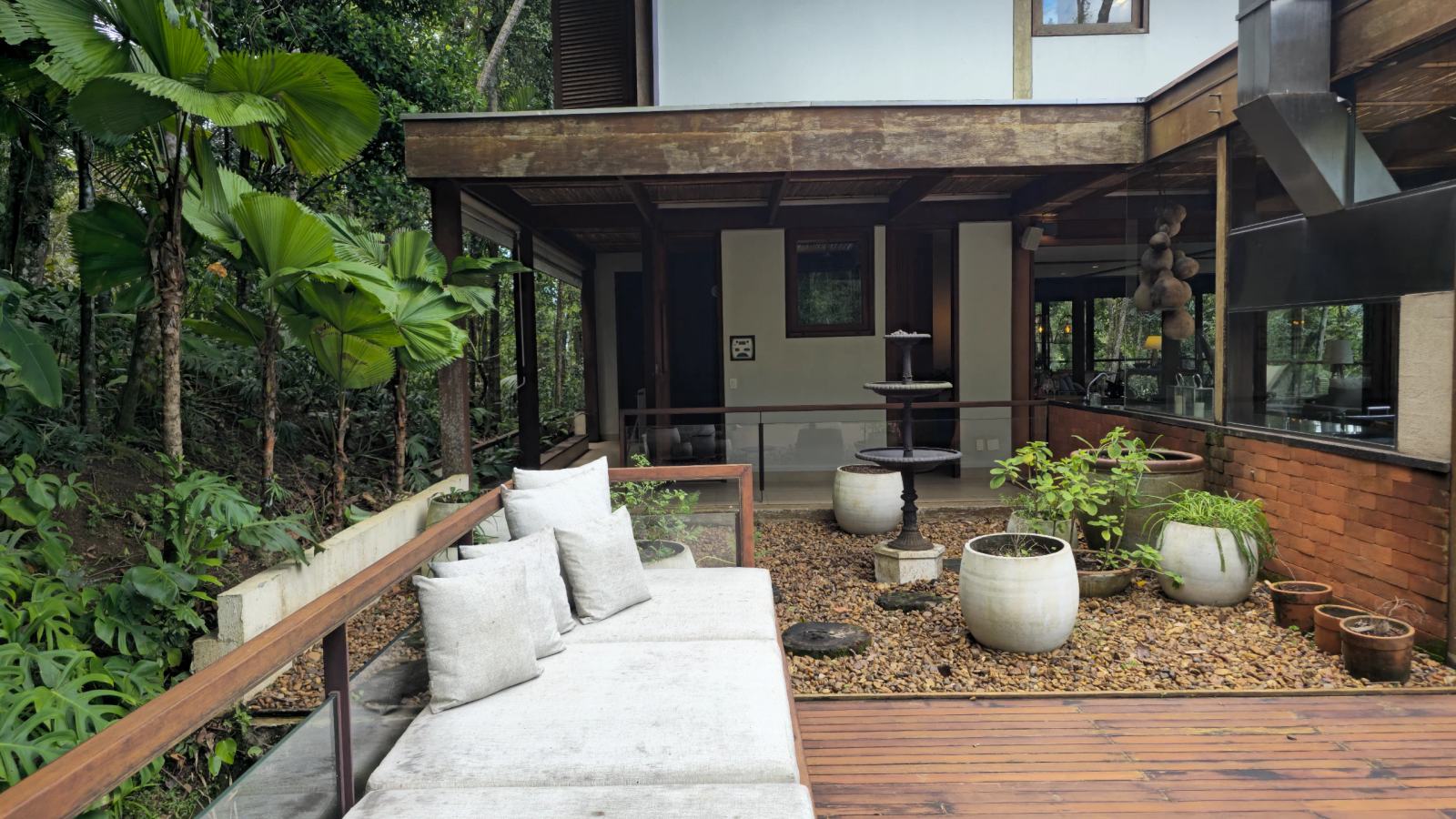 Área externa 4 — São Pedro, Guarujá, à venda e para locação, Casa