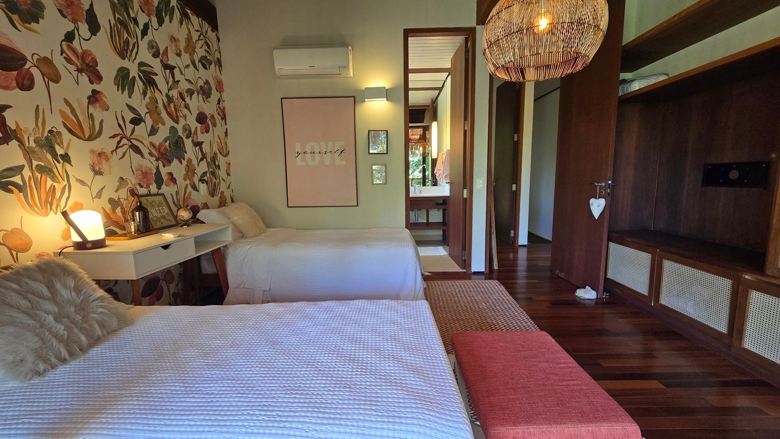 Suíte 5 — São Pedro, Guarujá, à venda e para locação, Casa