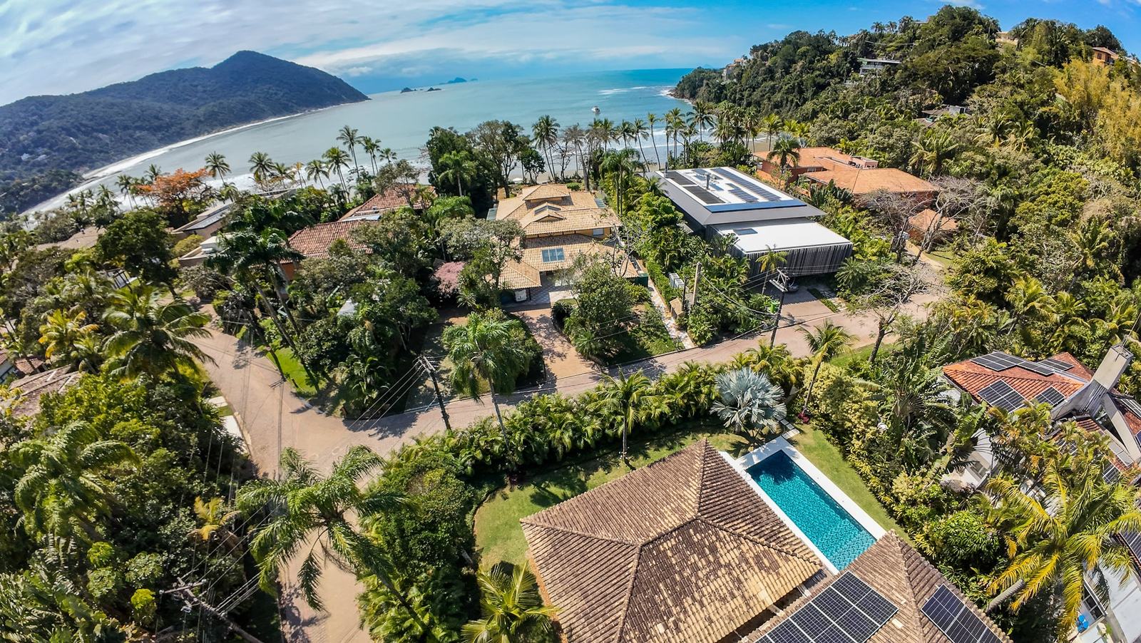 Vista aérea 1 — Iporanga, Guarujá, à venda e para locação, Casa