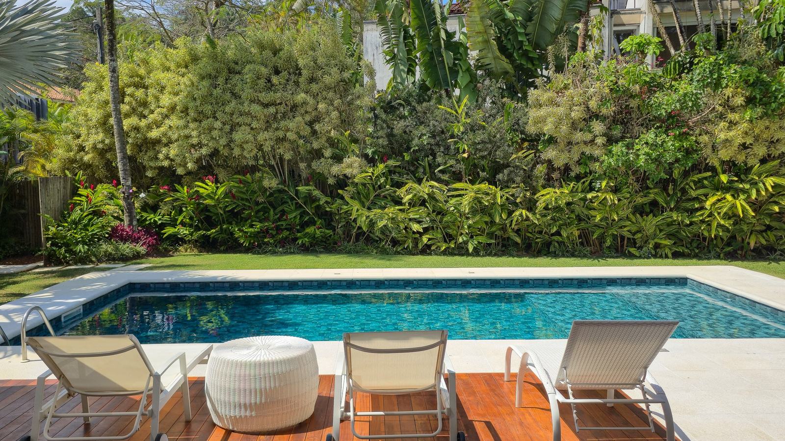 Área externa 25 — Iporanga, Guarujá, à venda e para locação, Casa