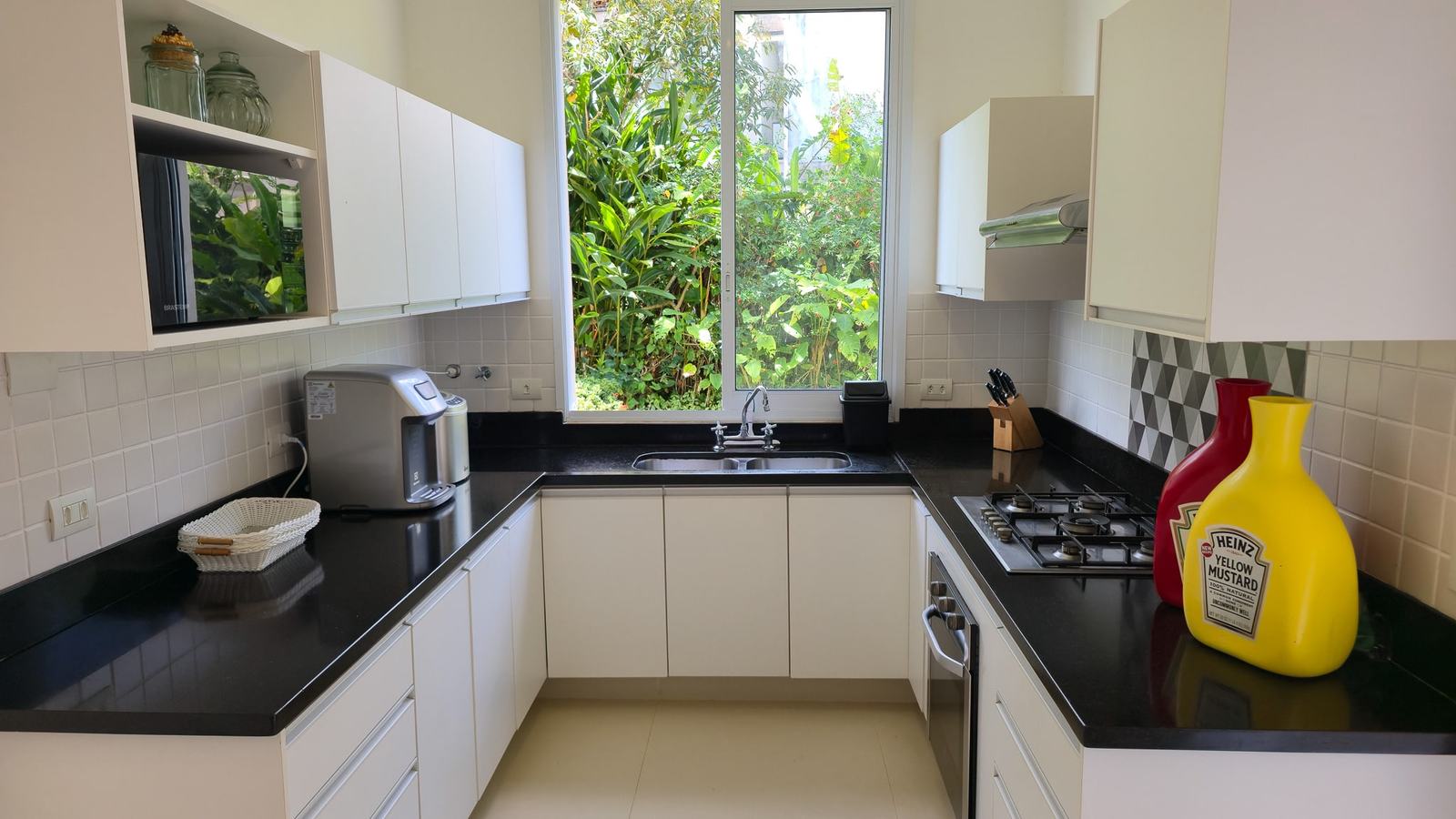 Área de serviço 2 — Iporanga, Guarujá, à venda e para locação, Casa