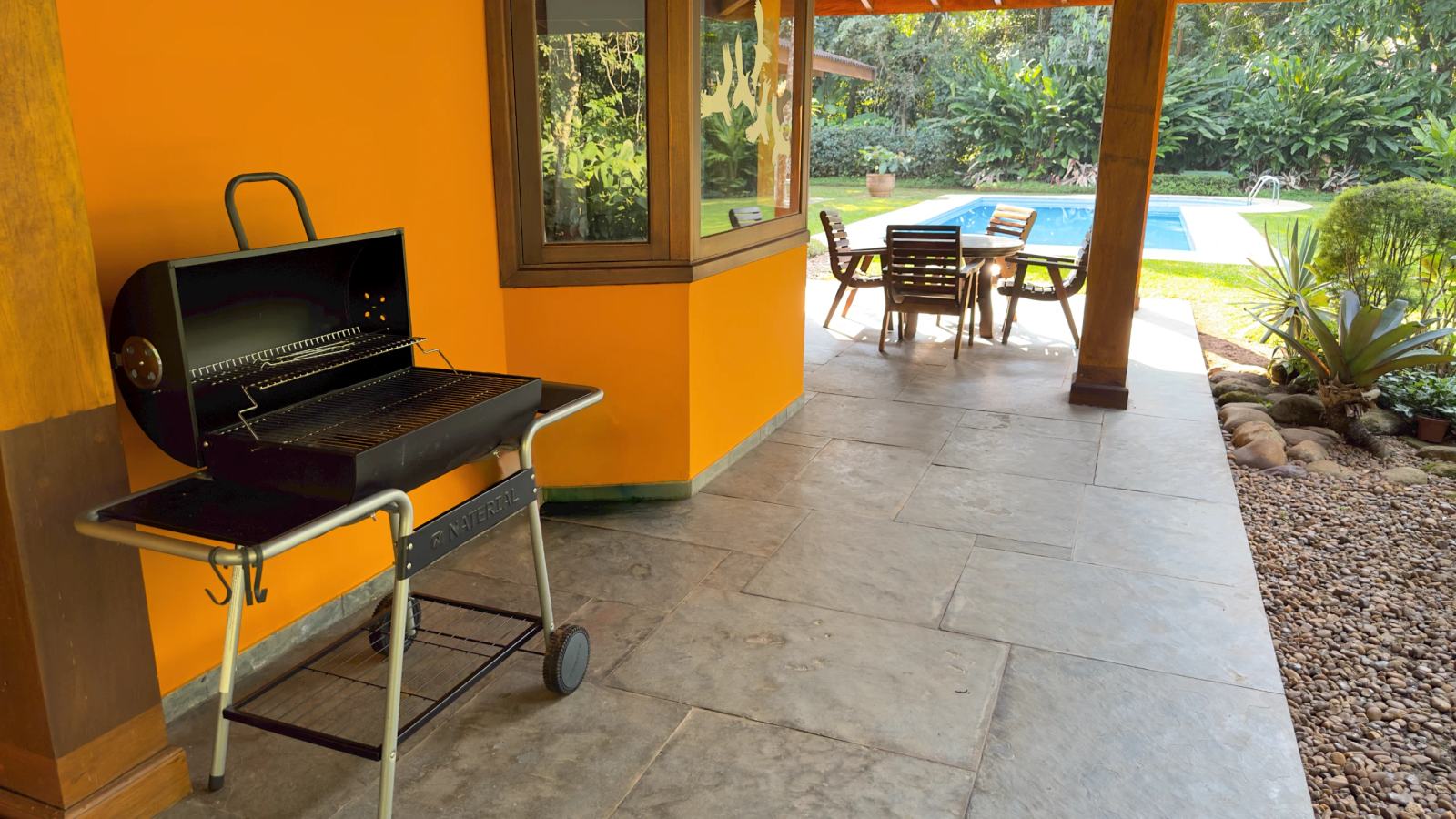 Área externa 20 — Iporanga, Guarujá, para locação, Casa