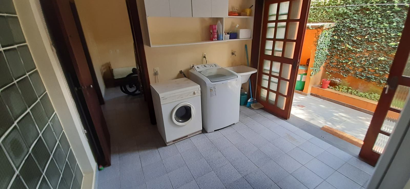 Área de serviço 1 — Iporanga, Guarujá, para locação, Casa