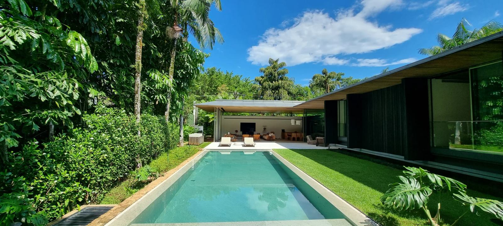 Fachada — Iporanga, Guarujá, à venda, Casa