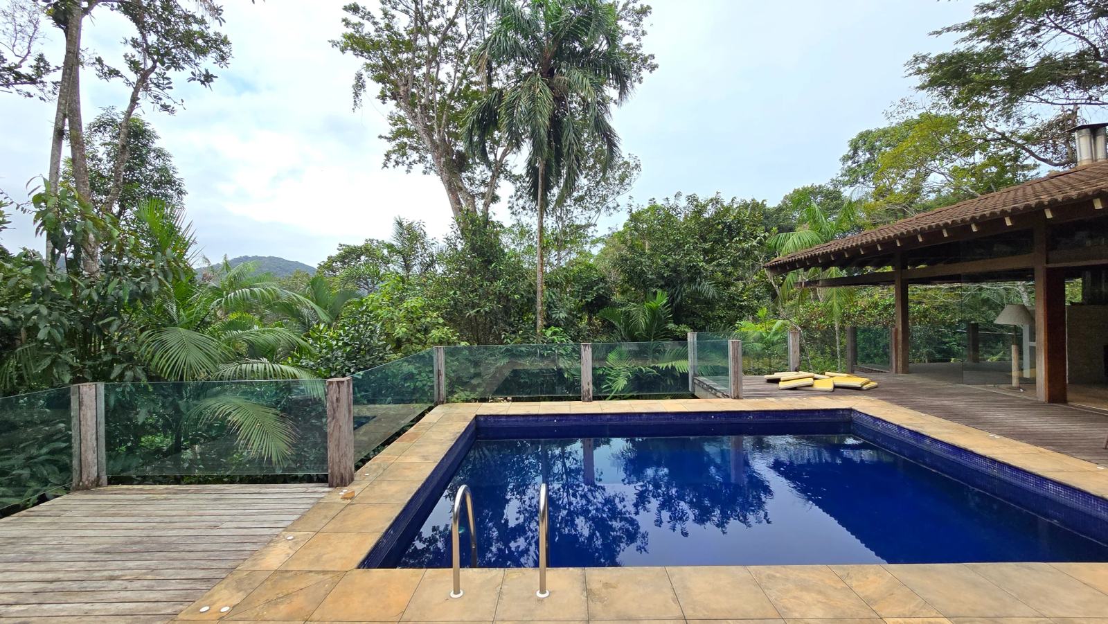 Área externa 15 — Iporanga, Guarujá, à venda e para locação, Casa